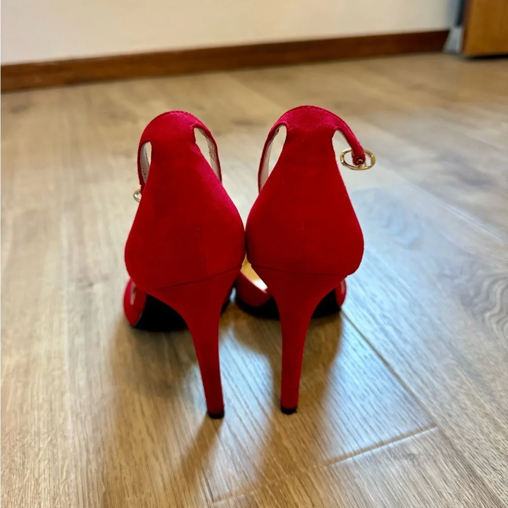 Jessica Simpson Scarlet Pointed-Toe Slingback Heels - Picture 2 of 3
